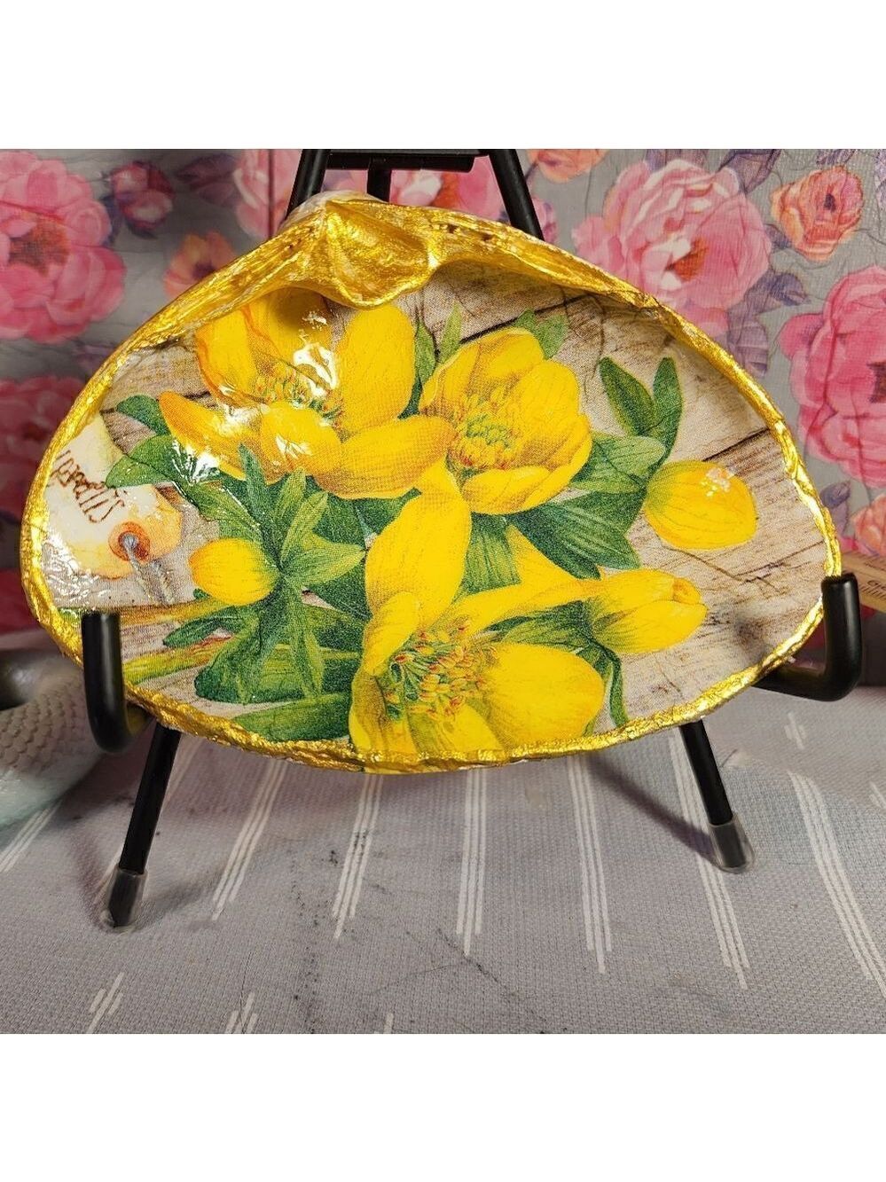 DECOUPAGE CLAM SHELL DECOUPAGE YELLOW FLOWERS 🏵 ON A CLAM SHELL TRINKET DISH